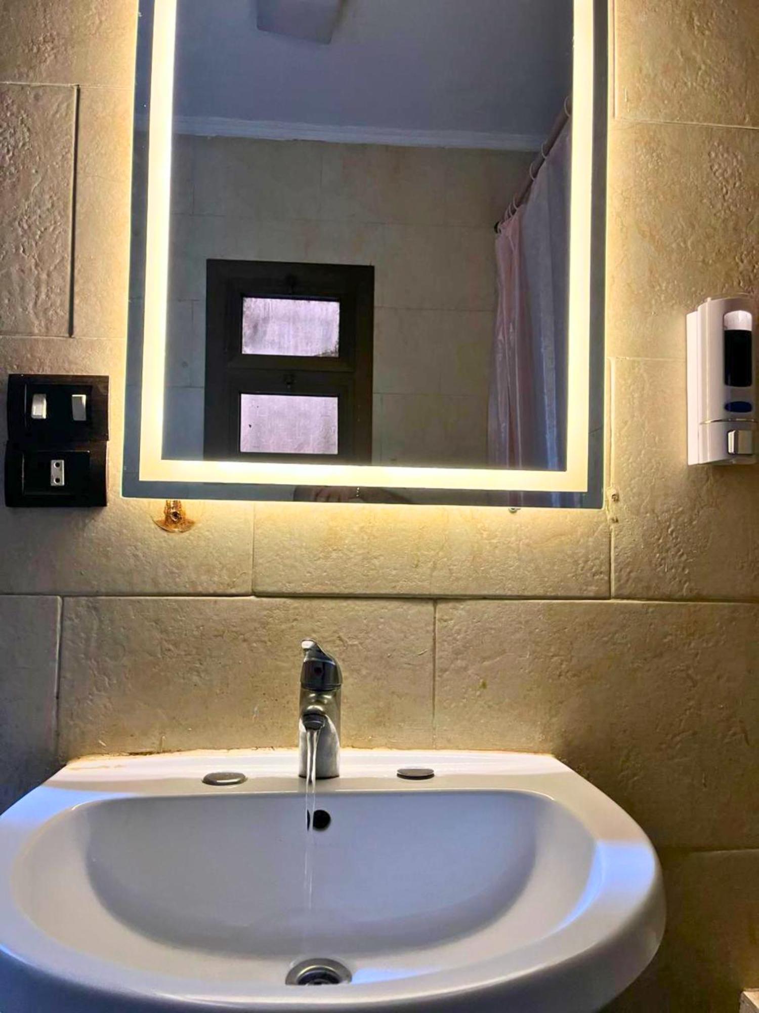 2 Brs Secure With Location In Degla Maadi * Cairo